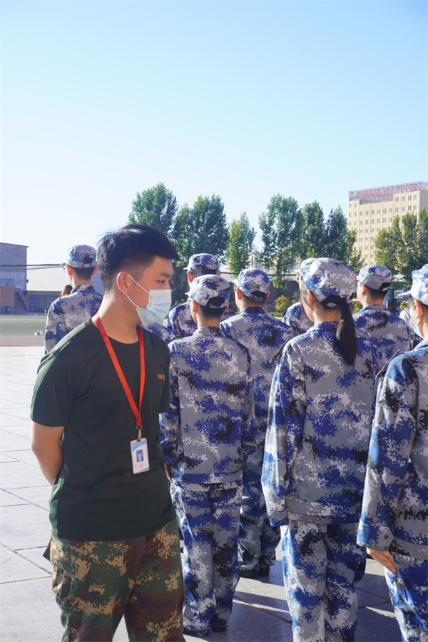 训练磨意志，青春铸经济