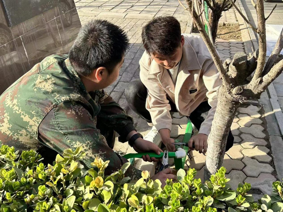 我为同学做实事|劳动万事足 节水我当先