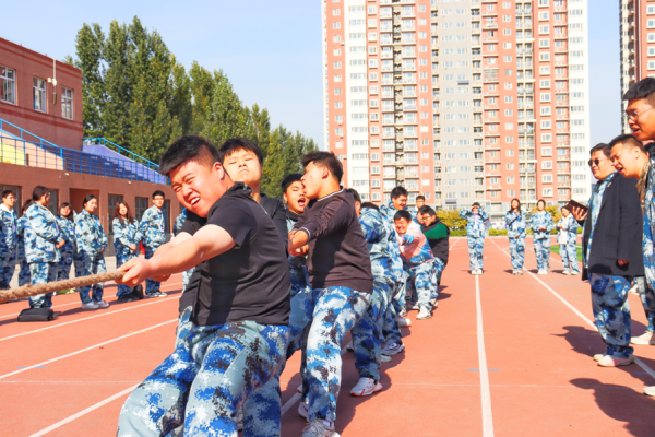 xhjc1188新黄金城||管理学院||力拔山河，“绳”采飞扬——管理学院举行2023年秋季拔河比赛