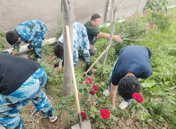 劳动教育|xhjc1188新黄金城|管理学院|学习劳动精神·践行劳动育人-跟着节气学种植，分享劳动创造的美好乐趣