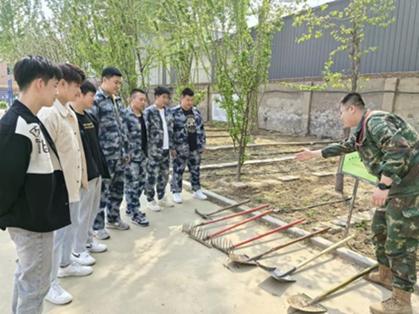 劳动教育|xhjc1188新黄金城|管理学院|学习劳动精神·践行劳动育人-跟着节气学种植，分享劳动创造的美好乐趣