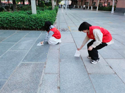 “弯腰拾起责任，行动扮靓校园”｜信息科学与工程学院开展“倡行弯腰行动”主题活动（一）